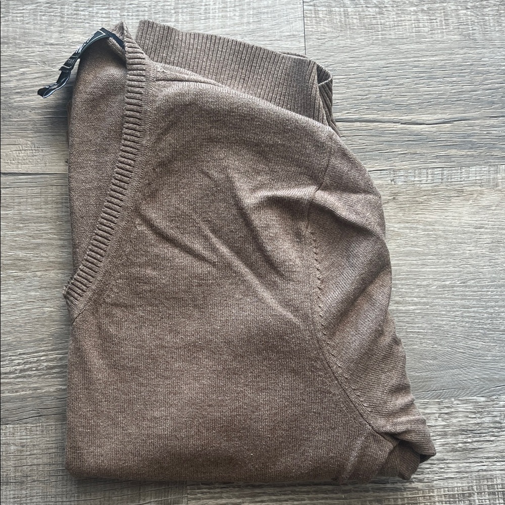 Jos. A. Bank Traveler V-Neck Sweater 100% Pima Cotton Medium Brown Men’s M